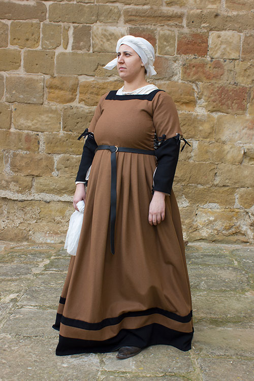 vestido medieval siglo XVI